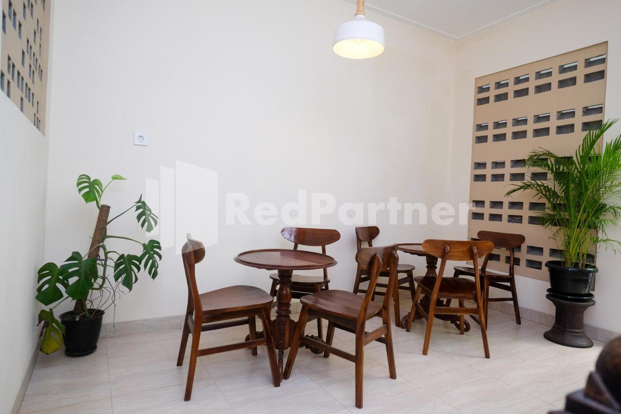 Ndliman House Near Ugm Jogja Mitra Reddoorz Hotel Kejayan Екстериор снимка
