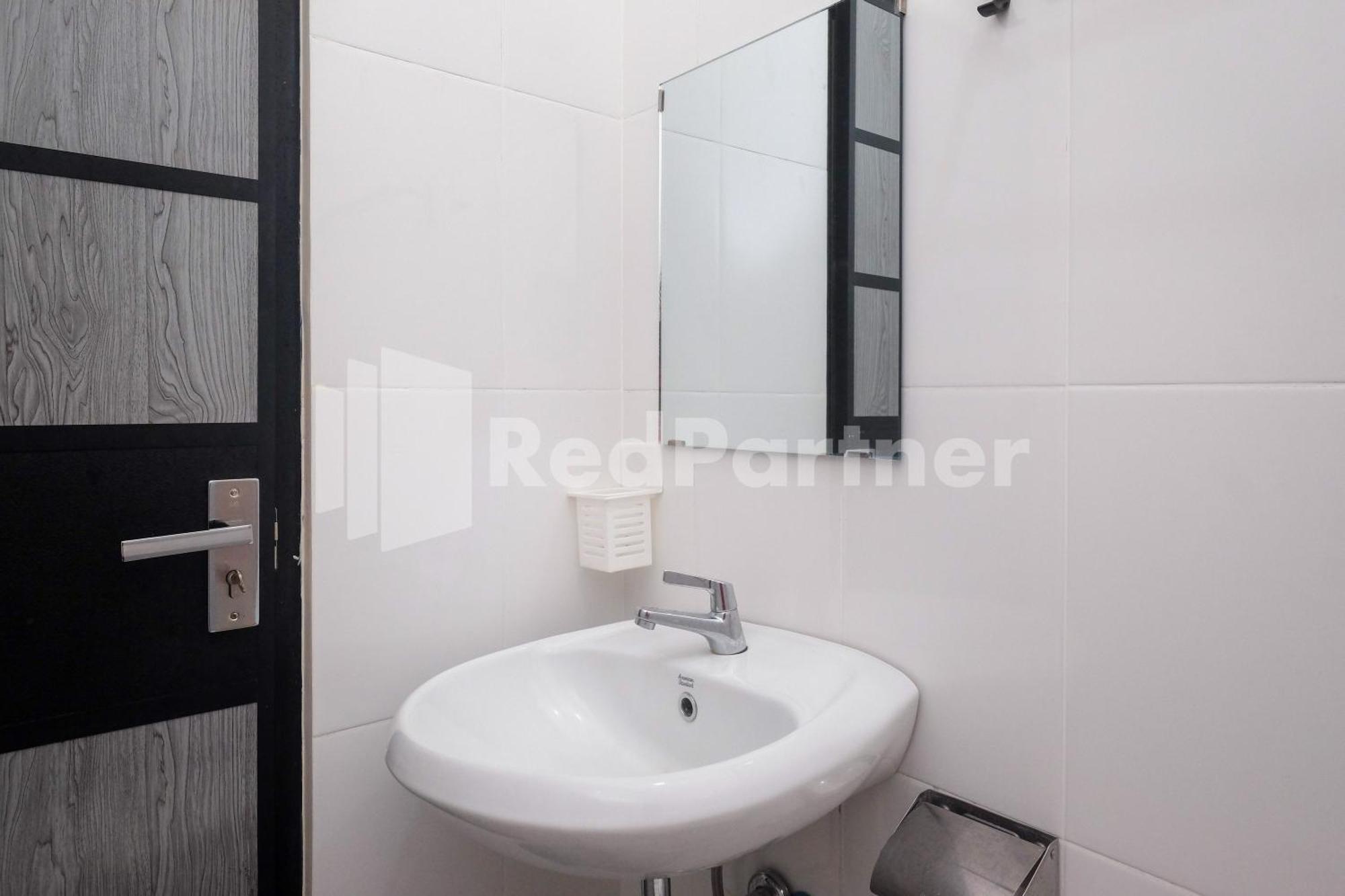 Ndliman House Near Ugm Jogja Mitra Reddoorz Hotel Kejayan Екстериор снимка
